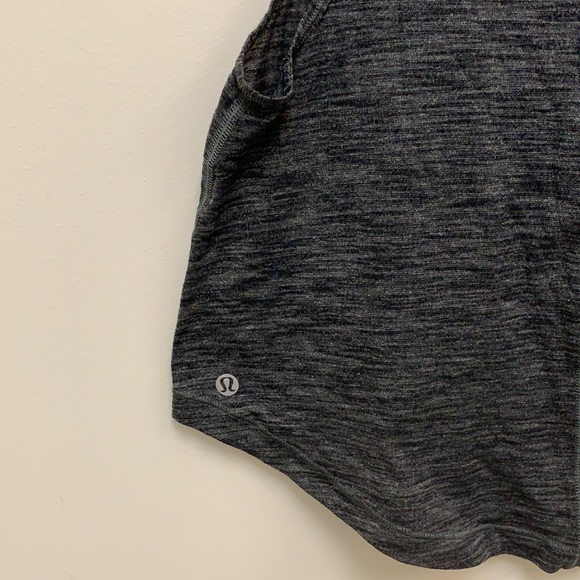 Lululemon tank size S - Picture 3 of 3